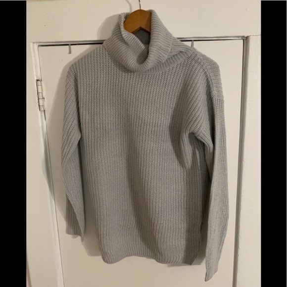 Nasty Gal Grey TurtleNeck Size Small - Picture 1 of 7